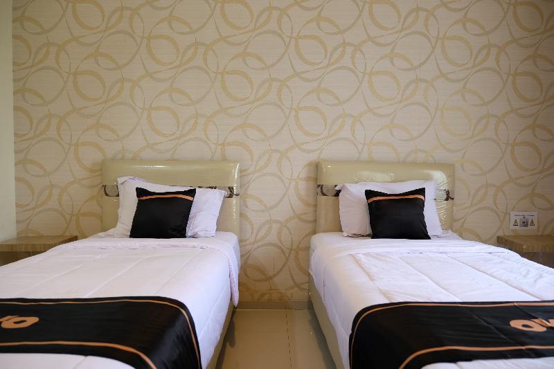 Oyo 1616 Hotel Central City 2 Tanjung Pandan Exterior photo